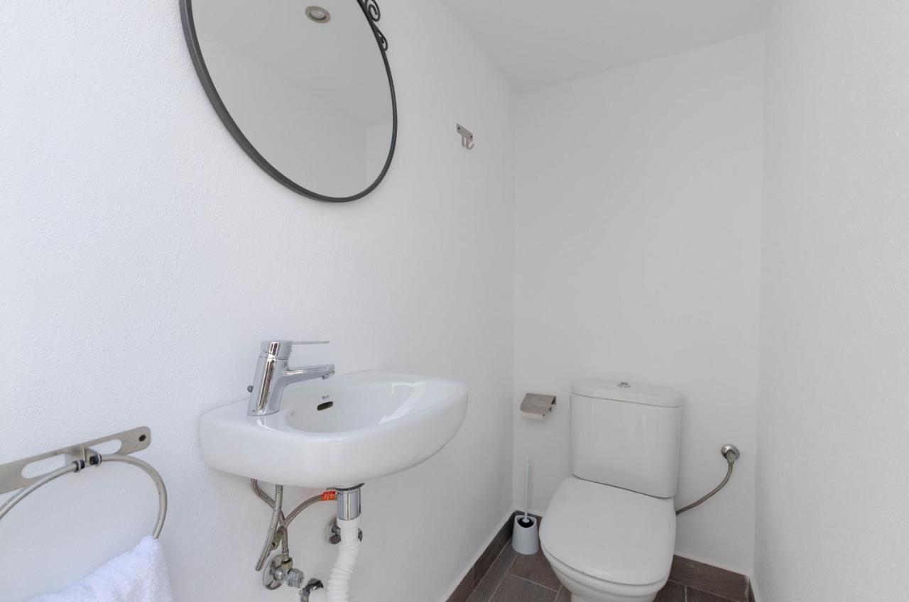 Semesterbostad Yourhouse Jordi, Air Conditioned House With Private Pool