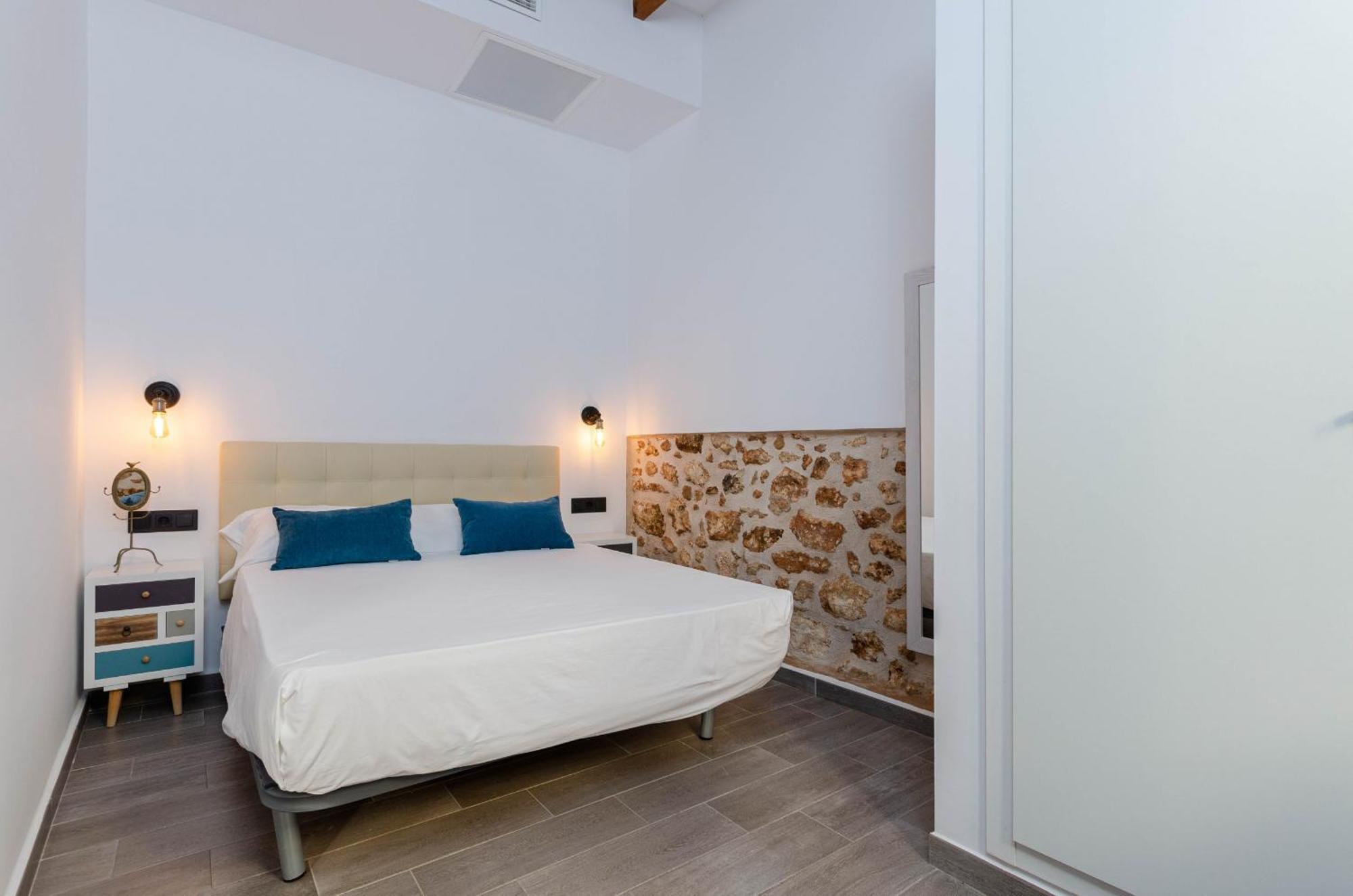 Semesterbostad Yourhouse Jordi, Air Conditioned House With Private Pool